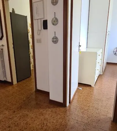 Apartment Per Le Vacanze Vicino Al Mare, In Zona Centrale! *